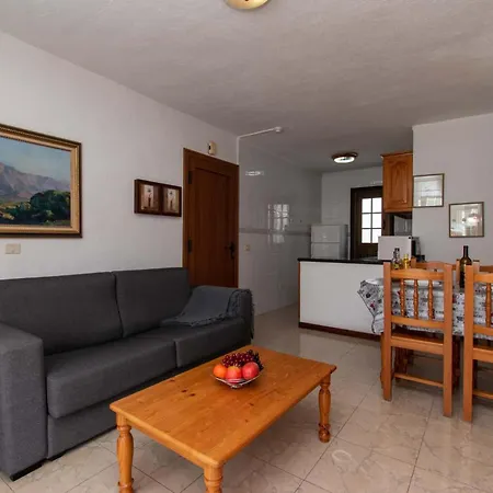 Floritas 19 - Two Bed Playa de las Americas (Tenerife)